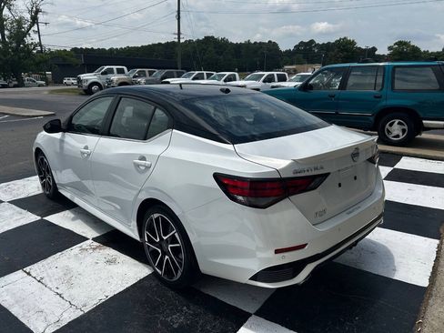 Used 2025 Nissan Sentra SR FWD image 7