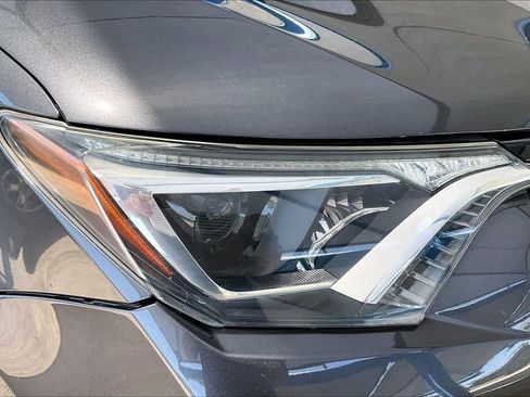 Used 2016 Toyota RAV4 LE FWD image 28