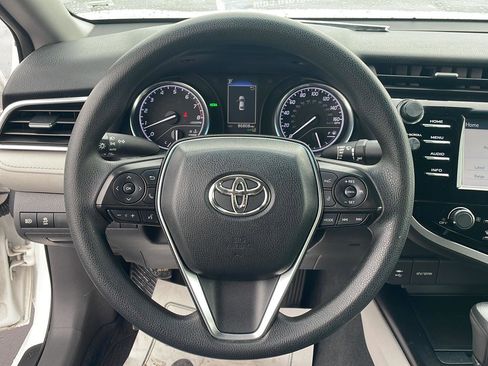 Used 2018 Toyota Camry LE w/ Convenience Package FWD image 13