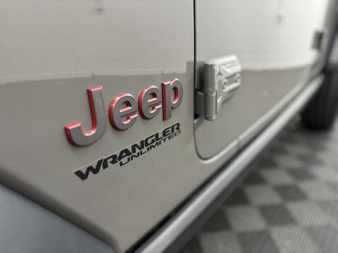 Used 2022 Jeep Wrangler Unlimited Rubicon image 8