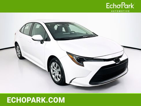 Used 2024 Toyota Corolla LE FWD image 1
