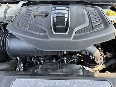 Used 2023 Jeep Grand Wagoneer Series III AWD/4WD image 18