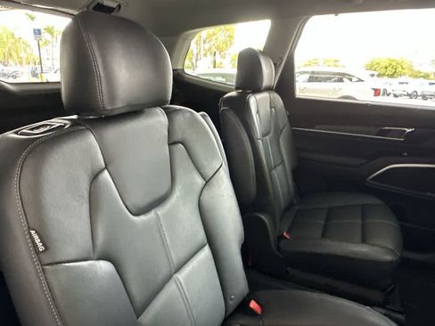 Used 2023 Kia Telluride EX w/ EX Captain's Chair Package FWD image 25