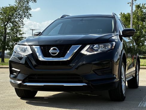 Used 2017 Nissan Rogue SV AWD/4WD image 17