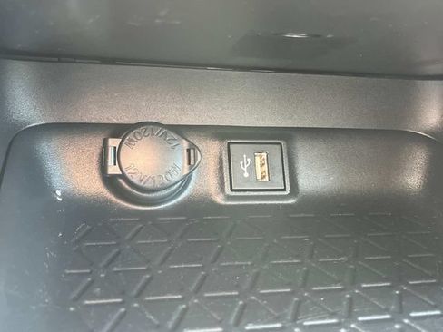 Used 2023 Toyota RAV4 XLE FWD image 35