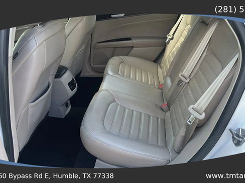 Used 2018 Ford Fusion SE w/ Fusion SE Technology Package FWD image 17