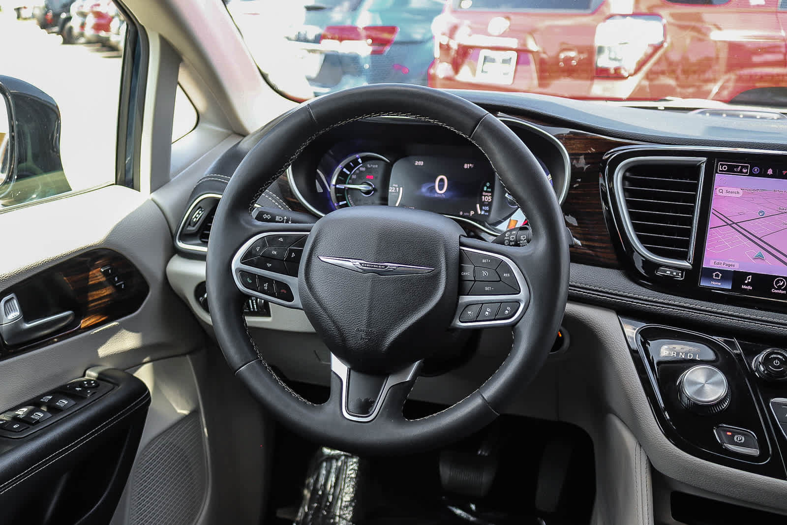 Used 2023 Chrysler Pacifica Limited FWD image 14