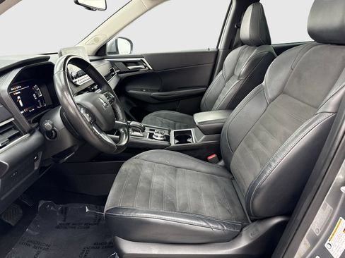 Used 2023 Mitsubishi Outlander SE AWD/4WD image 17