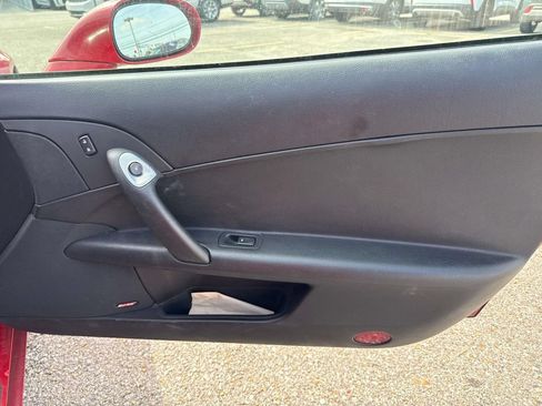 Used 2007 Chevrolet Corvette Coupe w/ Preferred Equipment Group RWD image 13