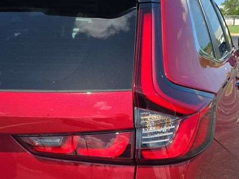 Used 2025 Honda CR-V EX-L image 8