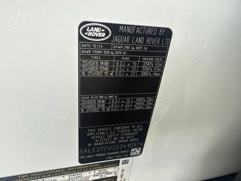 Used 2025 Land Rover Defender 110 X-Dynamic SE AWD/4WD image 13