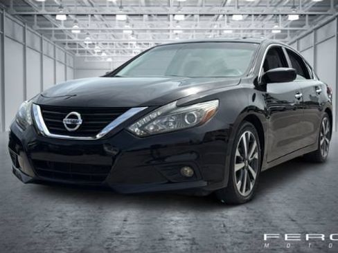 Used 2017 Nissan Altima 3.5 SR FWD image 1