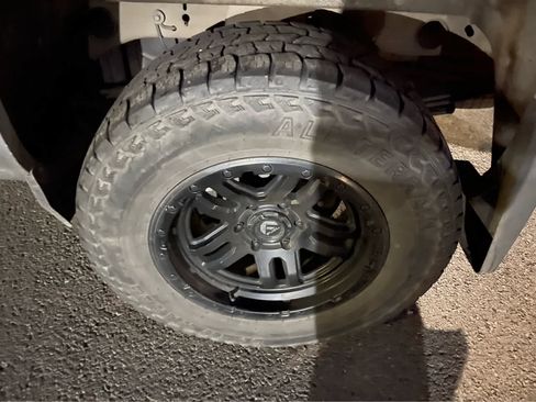 Used 2017 Chevrolet Silverado 1500 LTZ Z71 w/ LTZ Plus Package image 7