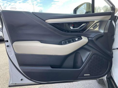 Used 2022 Subaru Outback Limited image 5