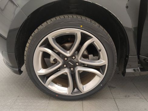 Used 2014 Ford Edge Sport w/ Driver Entry Package FWD image 31