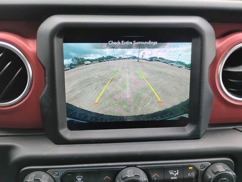 Used 2022 Jeep Wrangler Unlimited Rubicon w/ LED Lighting Group image 27