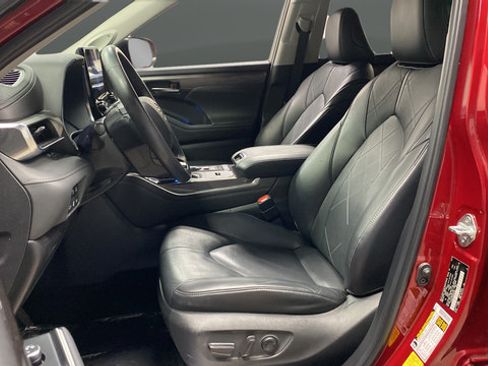 Used 2022 Toyota Highlander Platinum AWD/4WD image 9