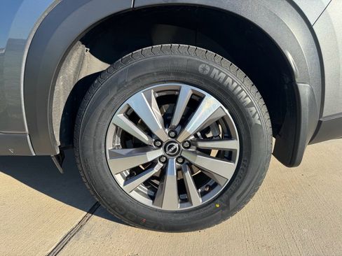 Used 2023 Nissan Pathfinder SL image 35