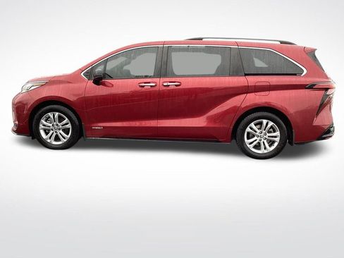 Used 2021 Toyota Sienna XSE w/ XSE Plus Package image 7