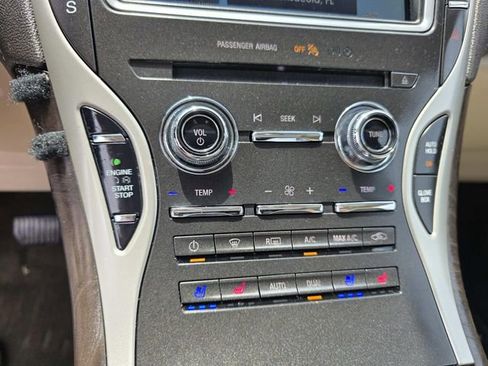 Used 2020 Lincoln Nautilus Reserve AWD/4WD image 11