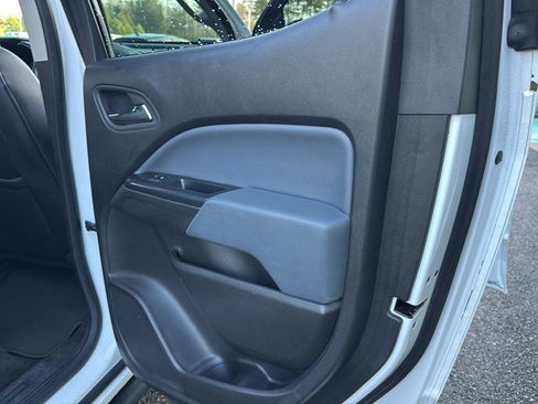 Used 2016 Chevrolet Colorado Z71 image 11