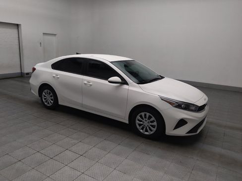 Used 2024 Kia Forte LX image 11