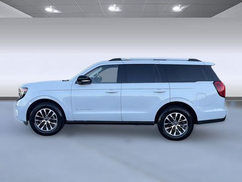 Used 2025 Ford Expedition Platinum AWD/4WD image 2