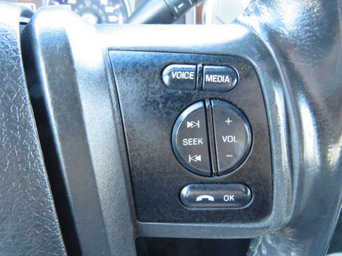 Used 2011 Ford F250 Lariat w/ Lariat Interior Pkg AWD/4WD image 18