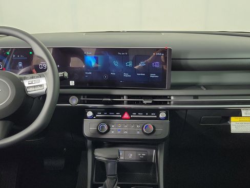 New 2025 Hyundai Santa Cruz SE image 9