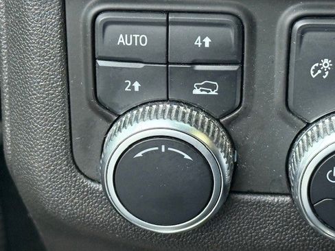 Used 2021 GMC Yukon XL SLT image 36