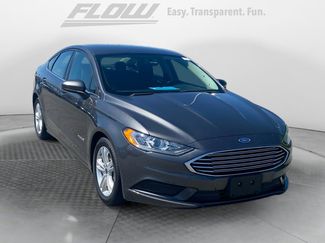 Used 2018 Ford Fusion SE image 1