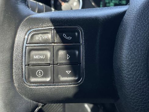 Used 2017 Jeep Wrangler Unlimited Sahara w/ Connectivity Group AWD/4WD image 18