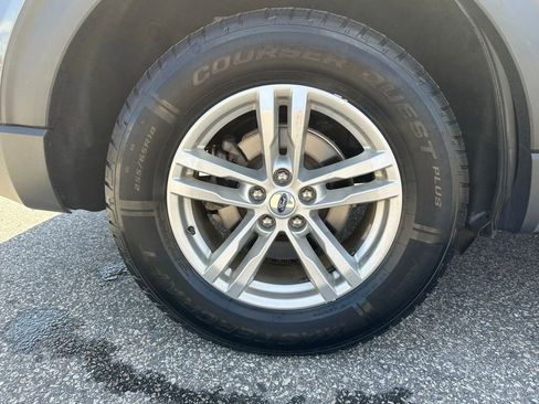 Used 2023 Ford Explorer XLT AWD/4WD image 33