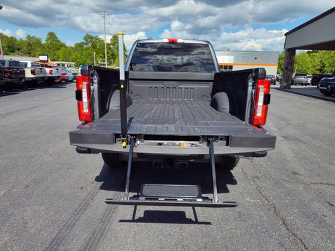 Used 2024 Ford F250 Lariat w/ Lariat Ultimate Package image 7