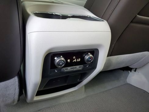 Used 2024 GMC Acadia Denali w/ Super Cruise Package image 15