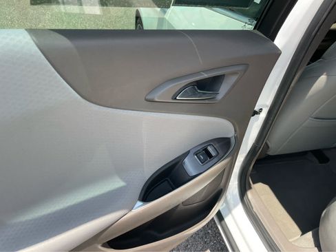 Used 2022 Chevrolet Malibu LT FWD image 20