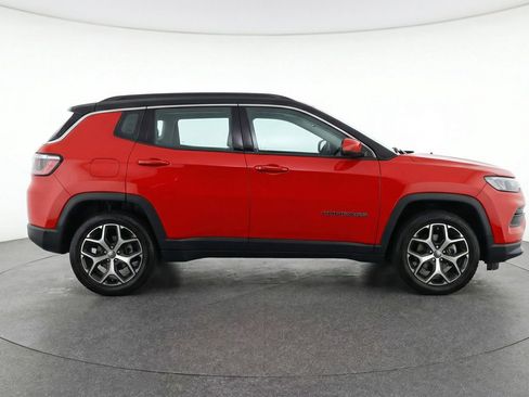 Used 2025 Jeep Compass Limited AWD/4WD image 11