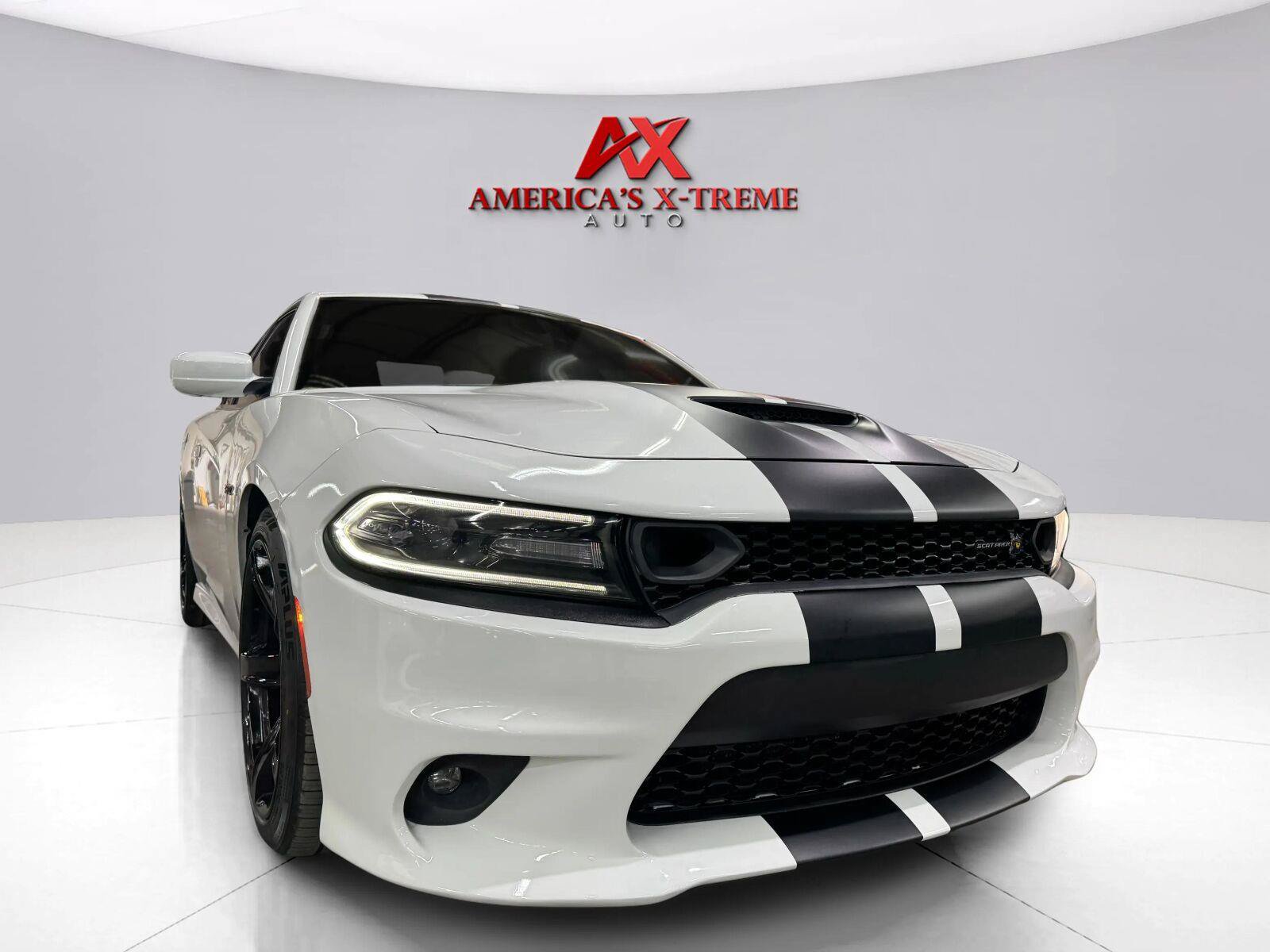 Used 2019 Dodge Charger Scat Pack w/ Dynamics Package RWD image 9