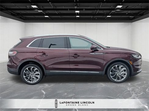 Used 2022 Lincoln Nautilus Reserve image 6