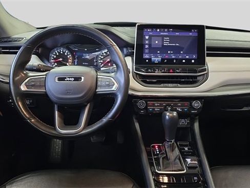 Used 2022 Jeep Compass Limited w/ Sun and Sound Group image 9