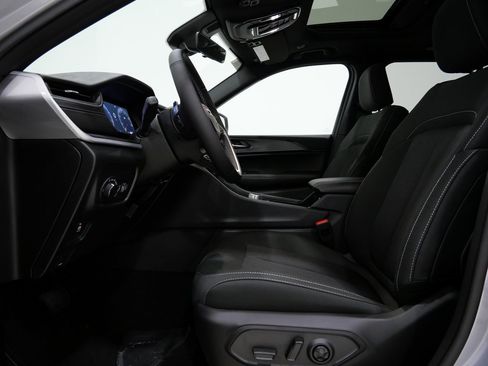 New 2025 Jeep Grand Cherokee 4WD image 13