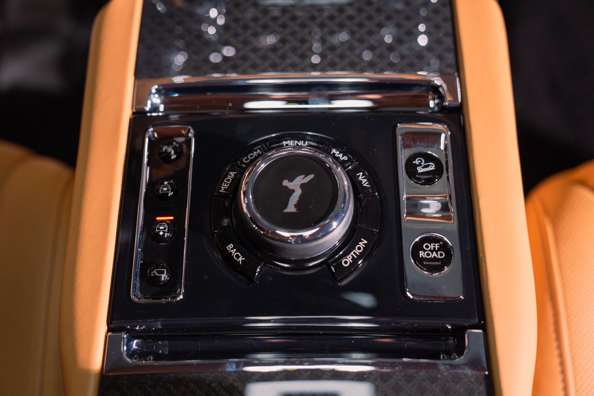 Used 2021 Rolls-Royce Cullinan Black Badge AWD/4WD image 37