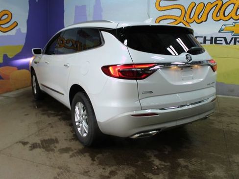 Used 2019 Buick Enclave Essence w/ Sun And Navigation Package image 6