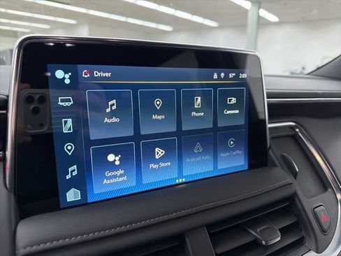 Used 2023 Chevrolet Suburban Z71 w/ Luxury Package image 9