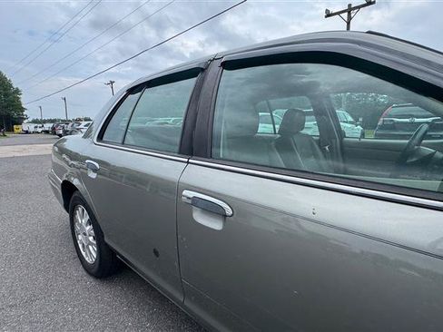 Used 2003 Ford Crown Victoria LX RWD image 19