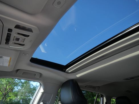 Used 2020 Toyota Highlander Limited AWD/4WD image 33