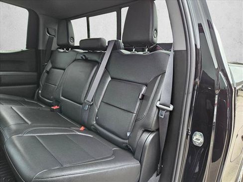 Used 2020 GMC Sierra 1500 SLT RWD image 16