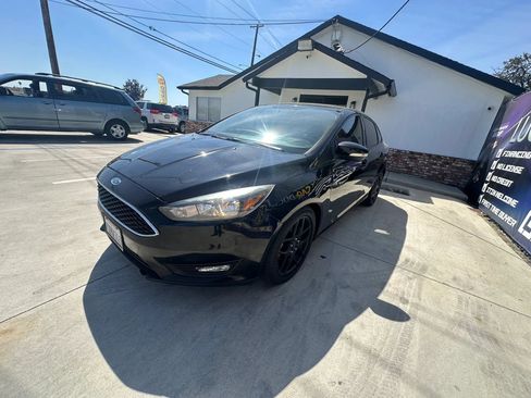 Used 2016 Ford Focus SE w/ Equipment Group 201A FWD image 16