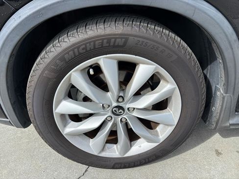 Used 2019 INFINITI QX50 Essential w/ Proactive Package image 11