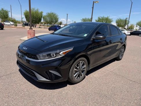 Used 2024 Kia Forte LXS FWD image 11